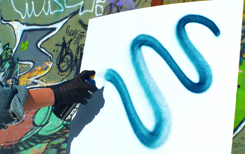 ММК-ЛМЗ выпустил прокат с эффектом антиграффити с защитой от краски, клея, маркеров